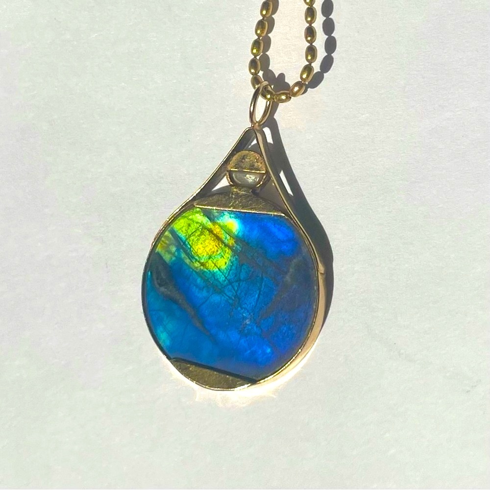 Stunning Labradorite and Gold Pendant With 24K Bezel set Moonstone One of a kind - Picture 4 of 12